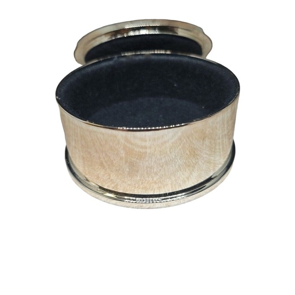 NWOB Lori Greiner Silver Safe keeper Glass Crystal Top Silver Plate Round Box - Picture 5 of 7